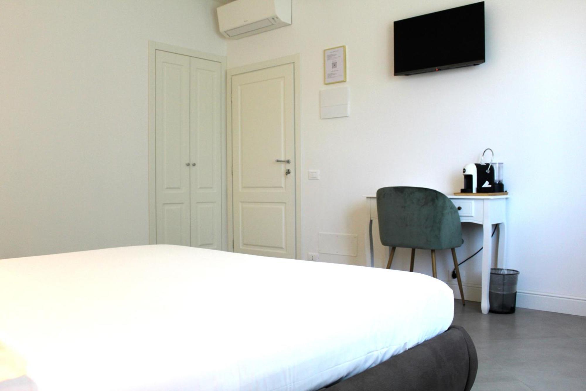 Villa Forte Salvi - Rooms Peschiera del Garda Exterior photo